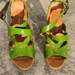Filippo Raphael Designer Lime Green Patent Leather Sandal US size 5.5, EUR 36